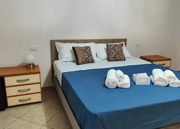 ゲストハウス Helianthus レッチェ